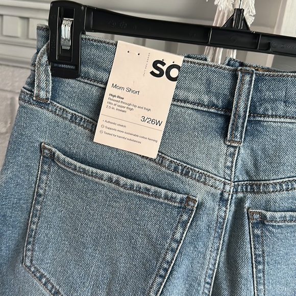 Nwt!! High Rise Mom Short!! - Picture 6 of 6